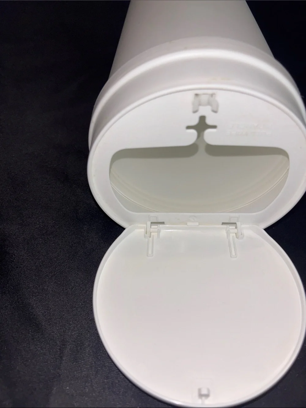 Wipes Dispenser generic white